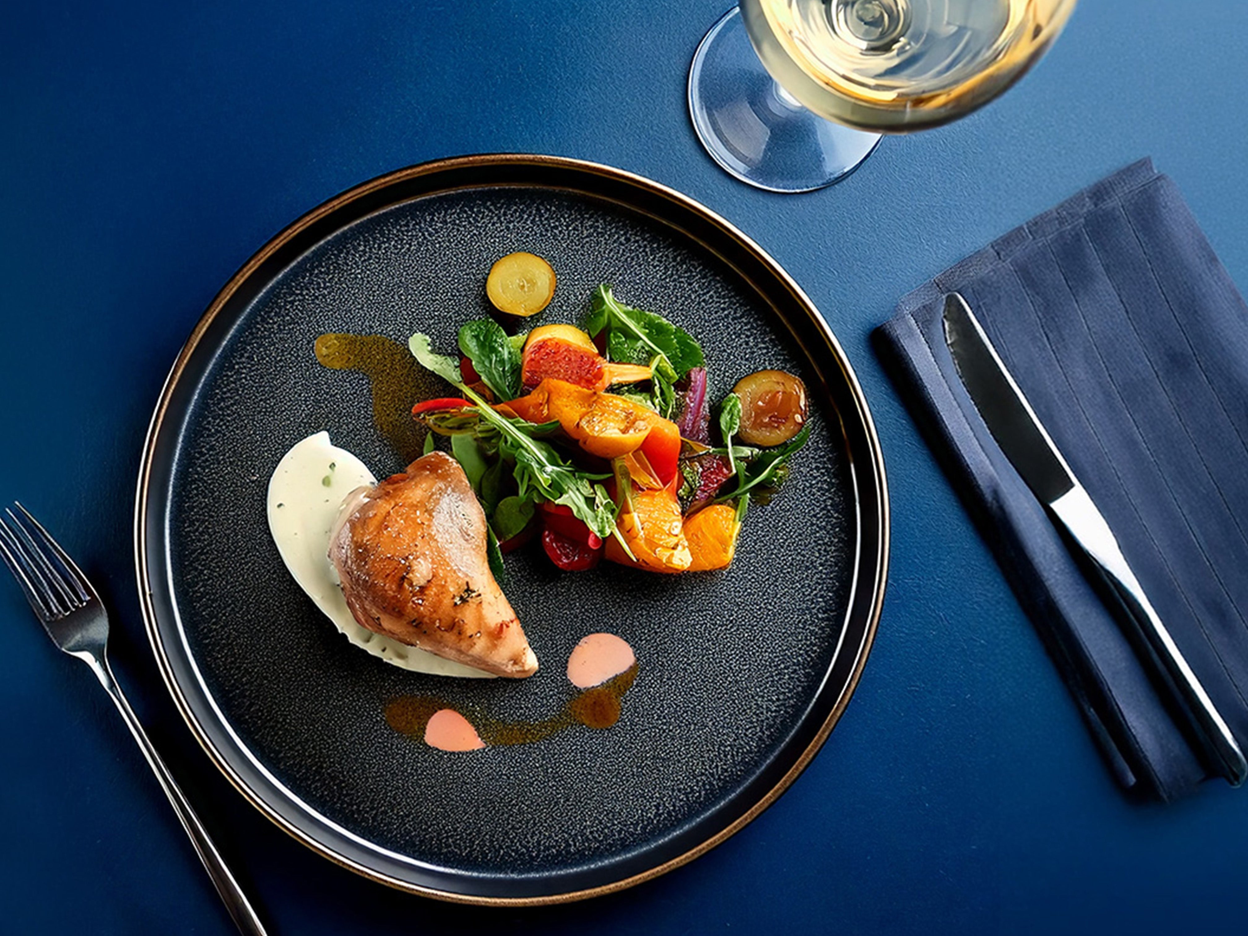 Wachtelbrustfilet an Sommersalat