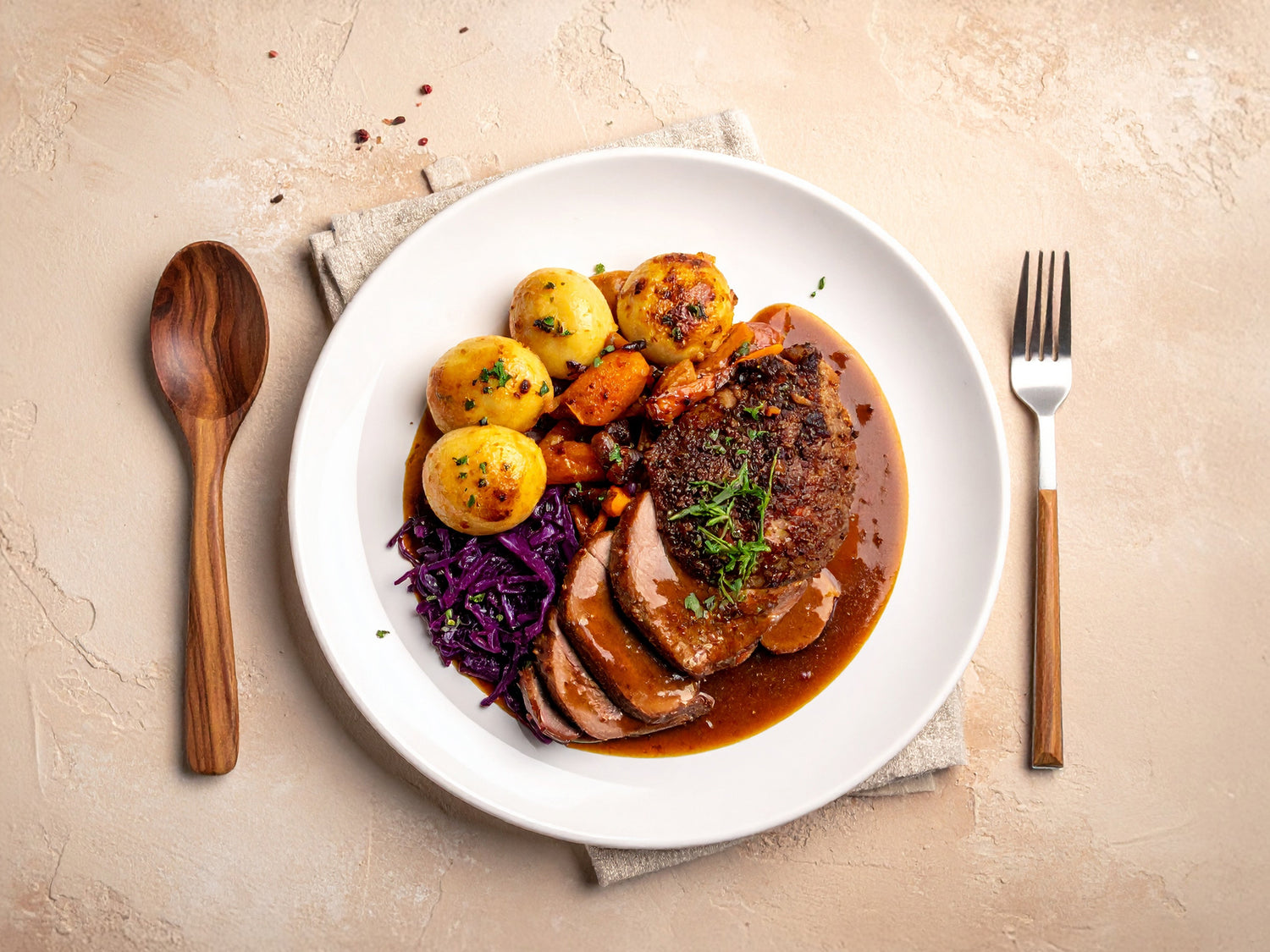 Gebackene Gänsebrust mit Rotkohlsalat